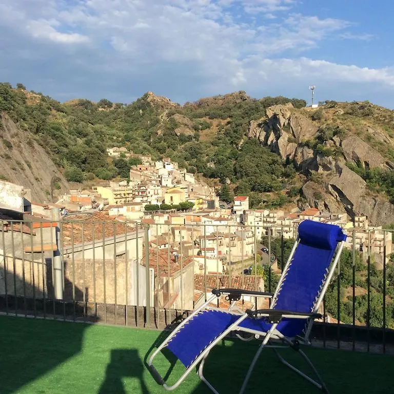 Guest house La Casa Della Nonna Hotel Motta Camastra Italy