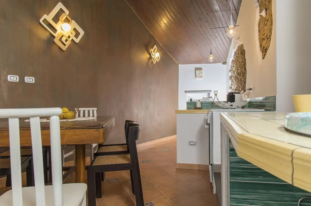 Guest house La Casa Della Nonna Hotel Motta Camastra